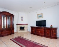 Resale - Villa - Los Altos