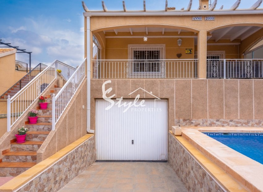 Resale - Villa - Los Altos