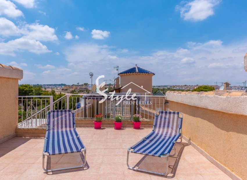 Resale - Villa - Los Altos