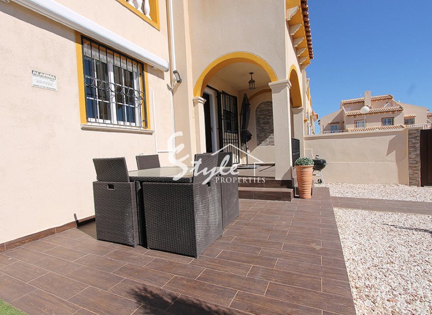 Resale - Villa - Los Altos