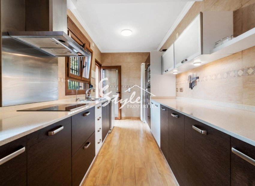 Resale - Villa - Los Balcones