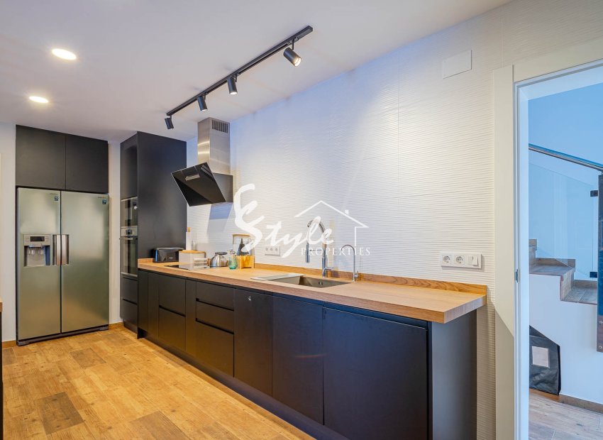 Resale - Villa - Los Balcones