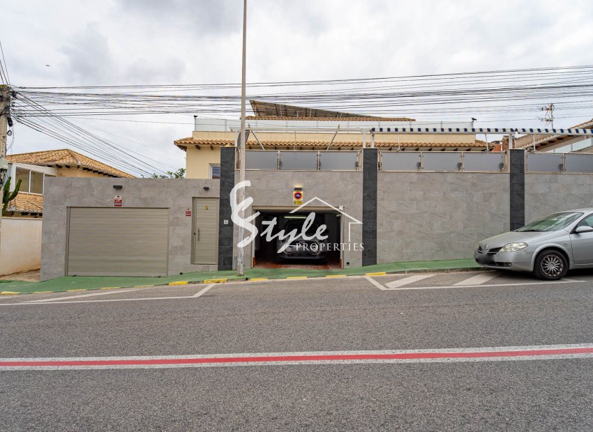 Resale - Villa - Los Balcones