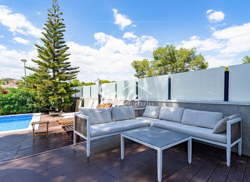 Resale - Villa - Los Balcones