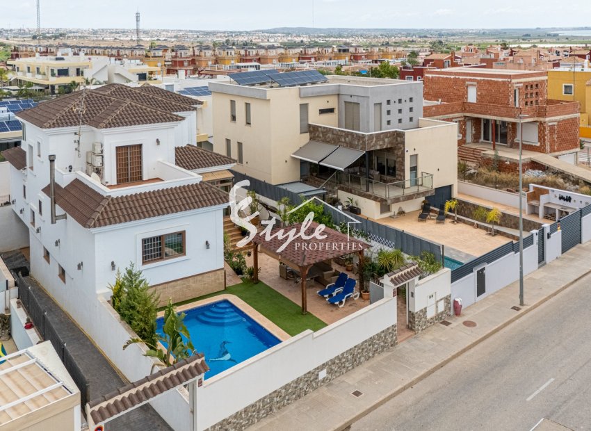 Resale - Villa - LOS MONTESINOS - La Herada
