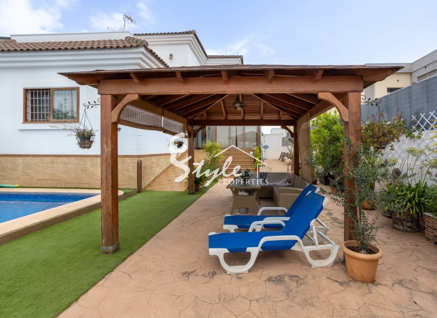 Resale - Villa - LOS MONTESINOS - La Herada