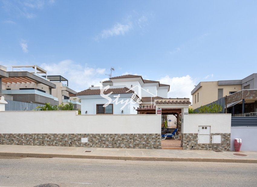 Resale - Villa - LOS MONTESINOS - La Herada