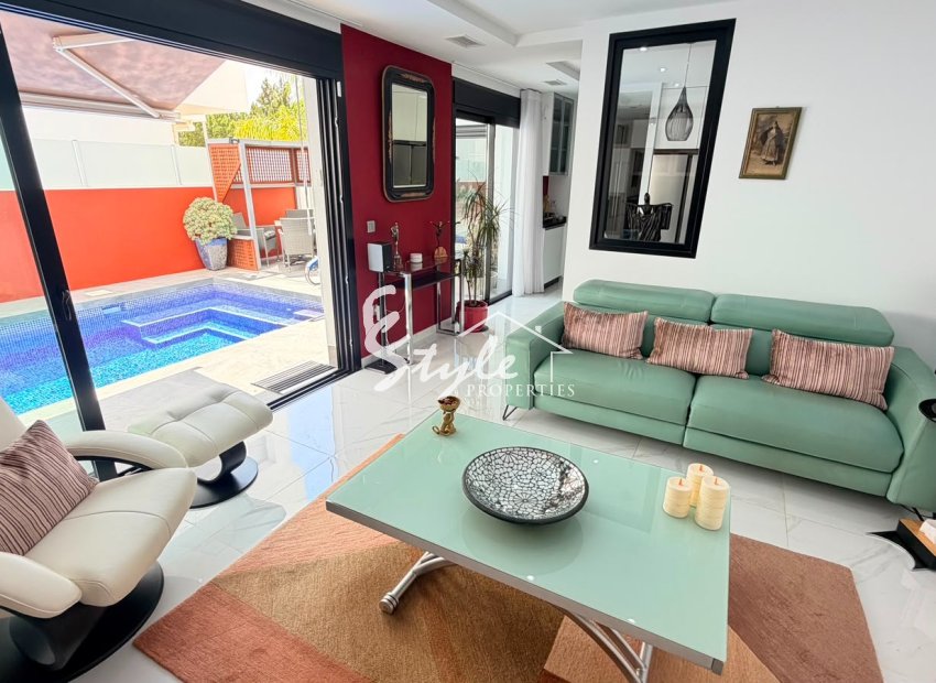 Resale - Villa - Los Montesinos - La Herada