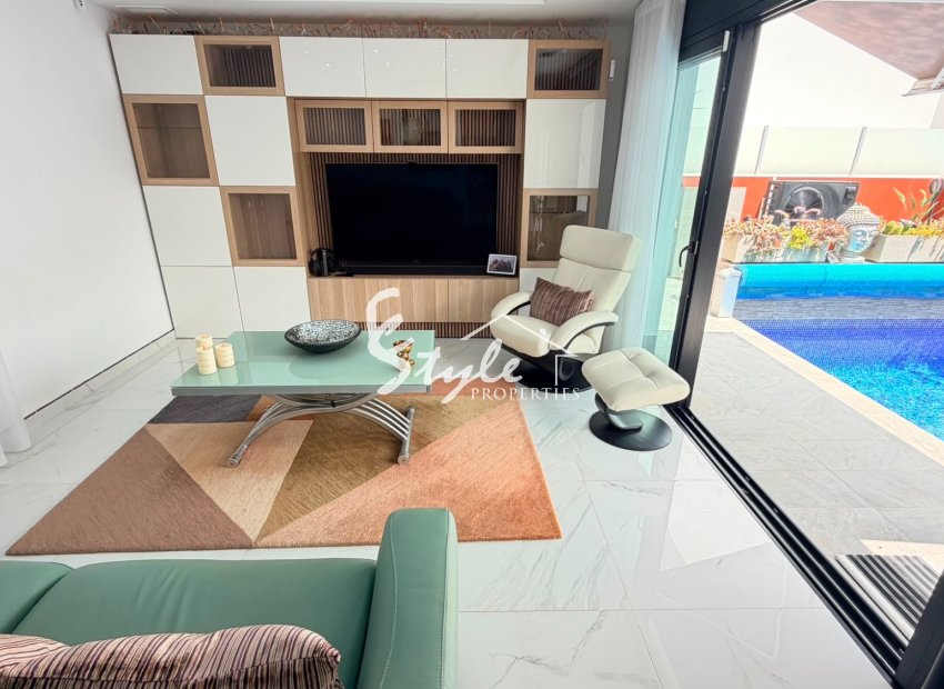 Resale - Villa - Los Montesinos - La Herada