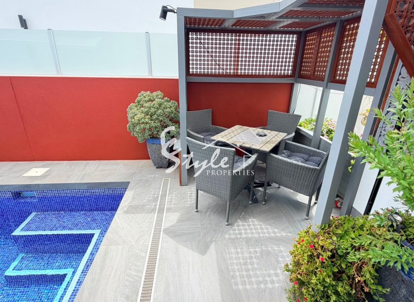 Resale - Villa - Los Montesinos - La Herada