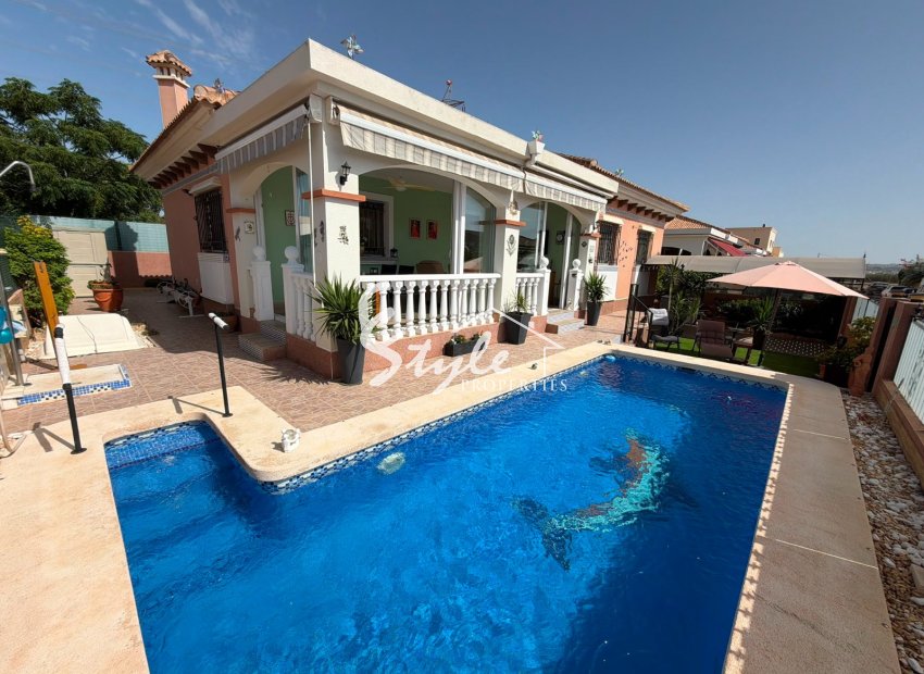 Resale - Villa - Los Montesinos - La Herada