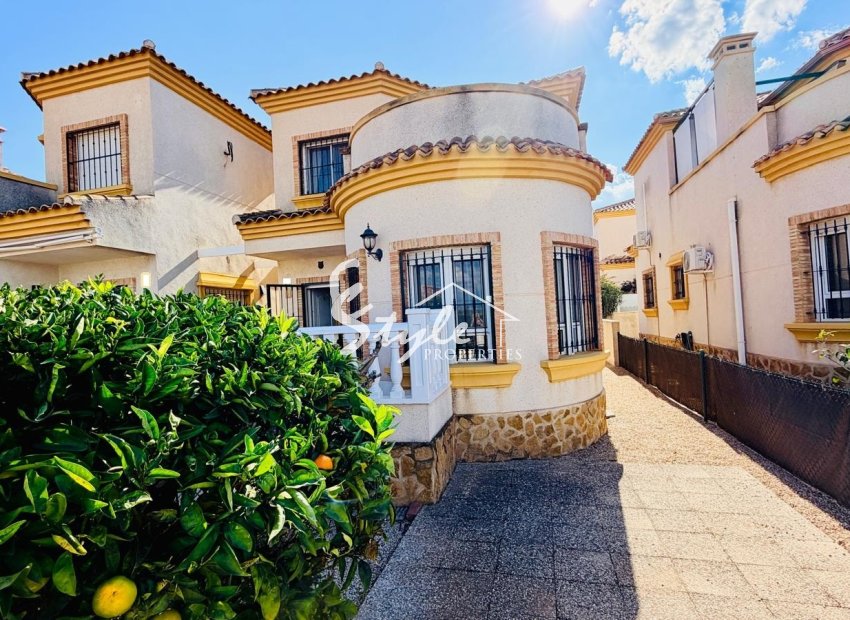 Resale - Villa - Los Montesinos - La Herada