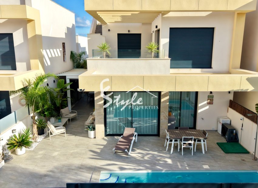 Resale - Villa - Los Montesinos - La Herada