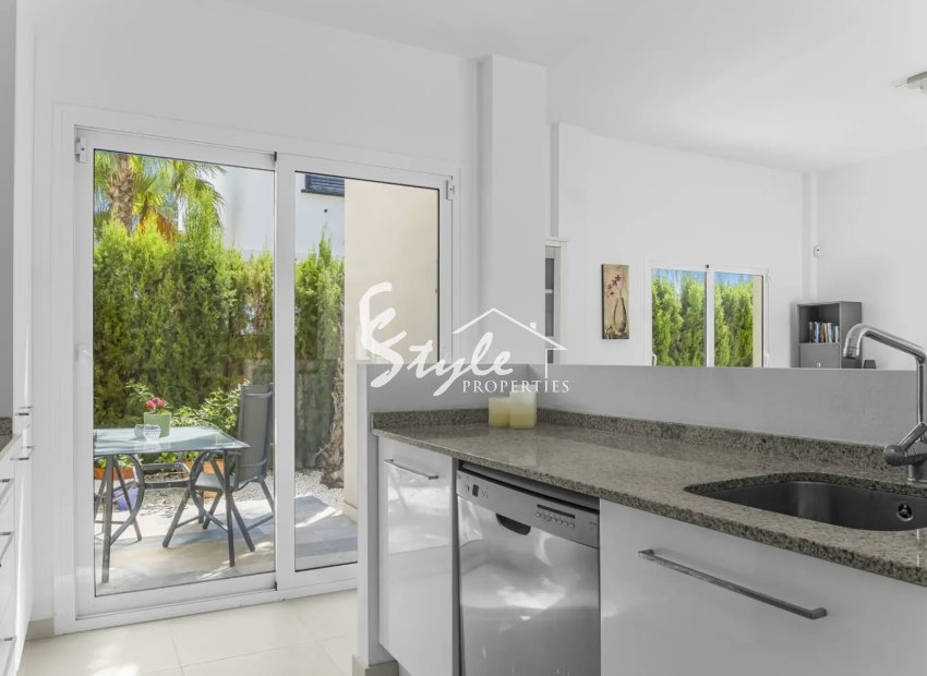 Resale - Villa - Mil Palmeras