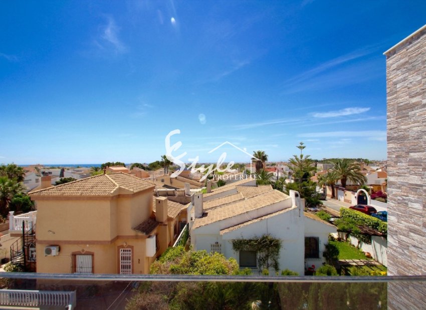 Resale - Villa - Mil Palmeras