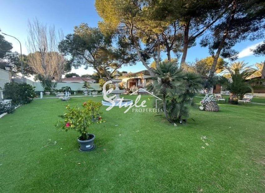 Resale - Villa - Orihuela Costa  - Altos de Campoamor