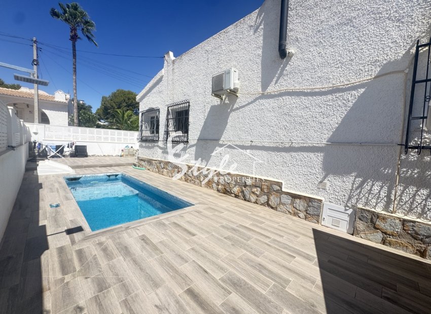 Resale - Villa - Orihuela-Costa - Blue Lagoon