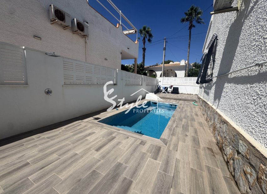Resale - Villa - Orihuela-Costa - Blue Lagoon