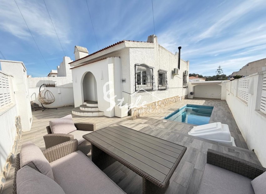 Resale - Villa - Orihuela-Costa - Blue Lagoon