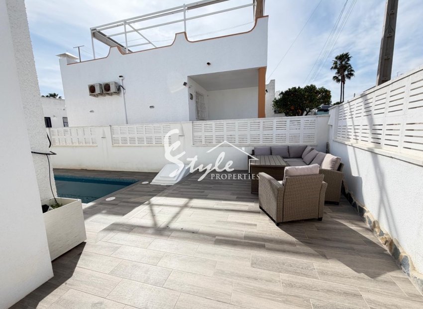 Resale - Villa - Orihuela-Costa - Blue Lagoon