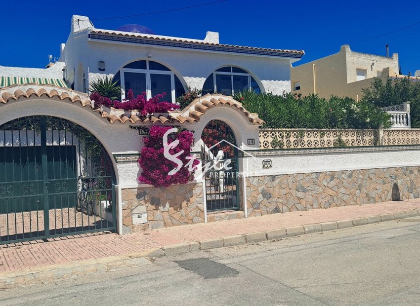 Resale - Villa - Orihuela-Costa - Blue Lagoon