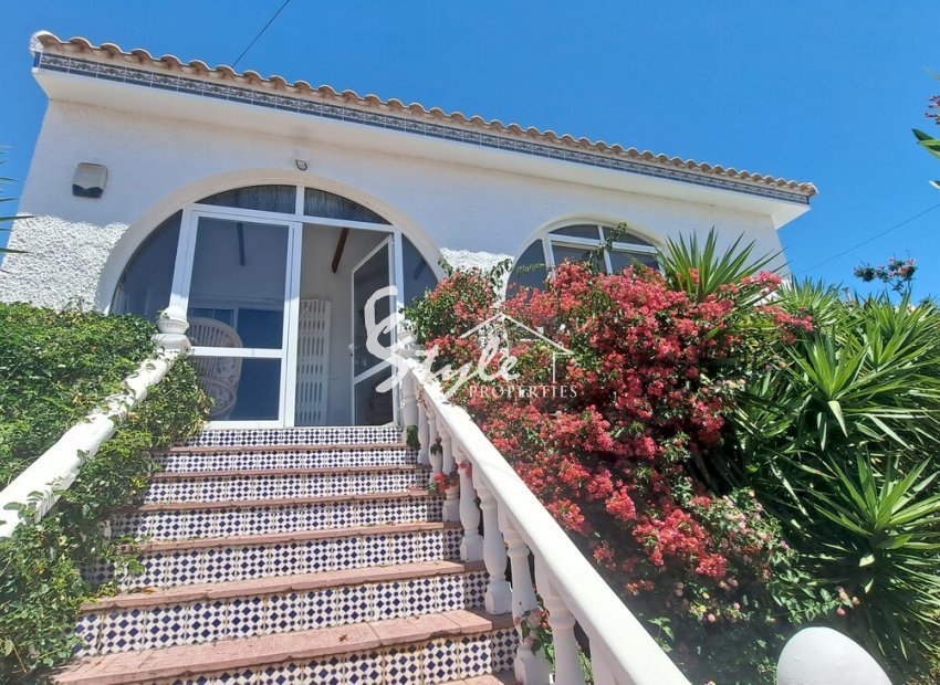 Resale - Villa - Orihuela-Costa - Blue Lagoon