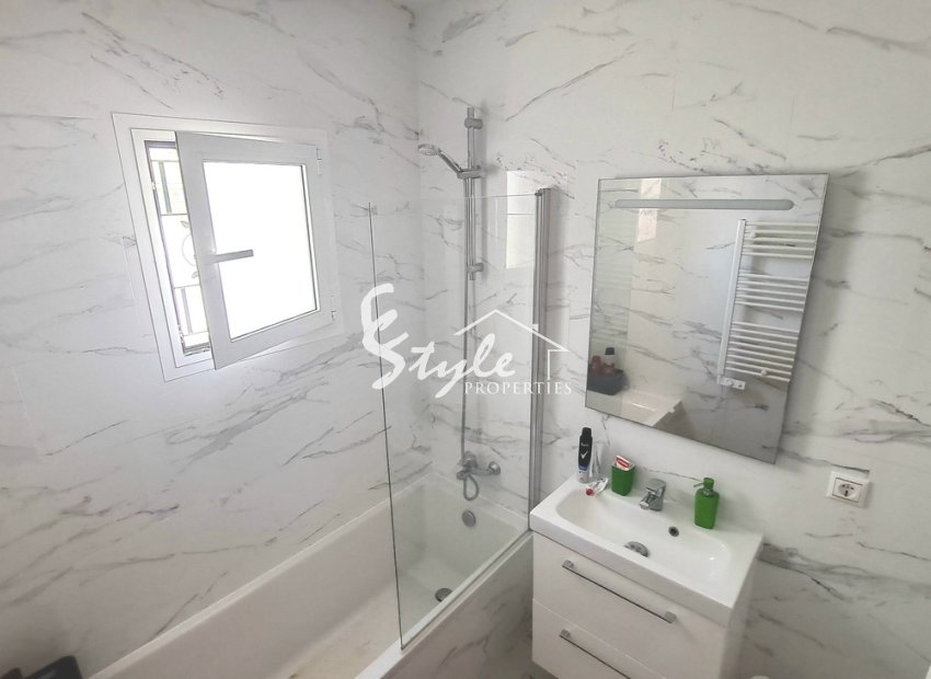 Resale - Villa - Orihuela-Costa - Blue Lagoon