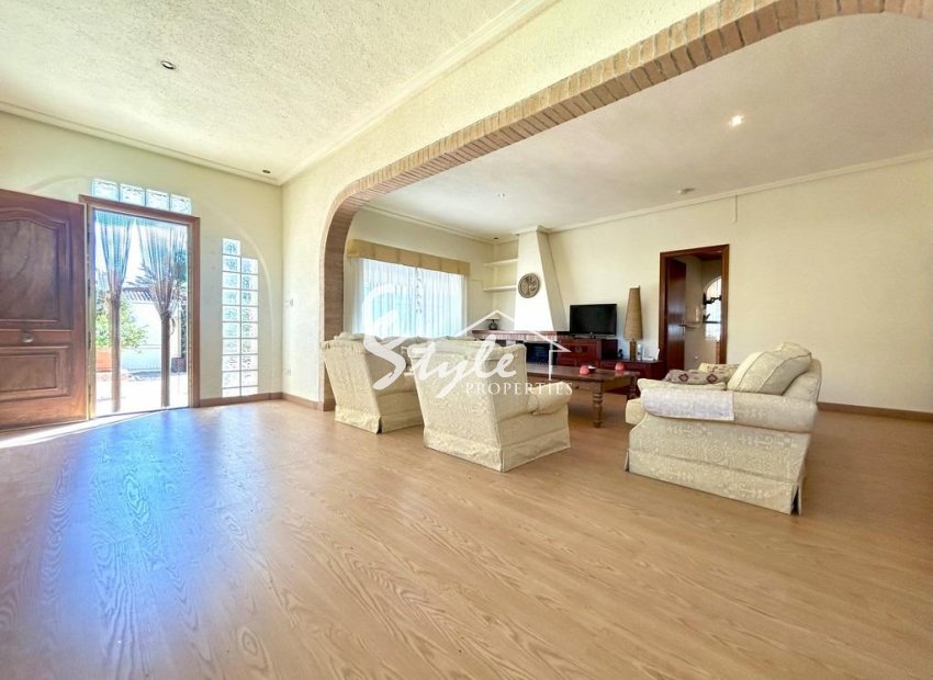 Resale - Villa - Orihuela Costa  - Cabo Roig