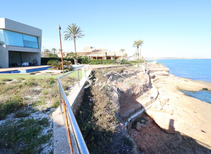 Resale - Villa - Orihuela-Costa - Cabo Roig