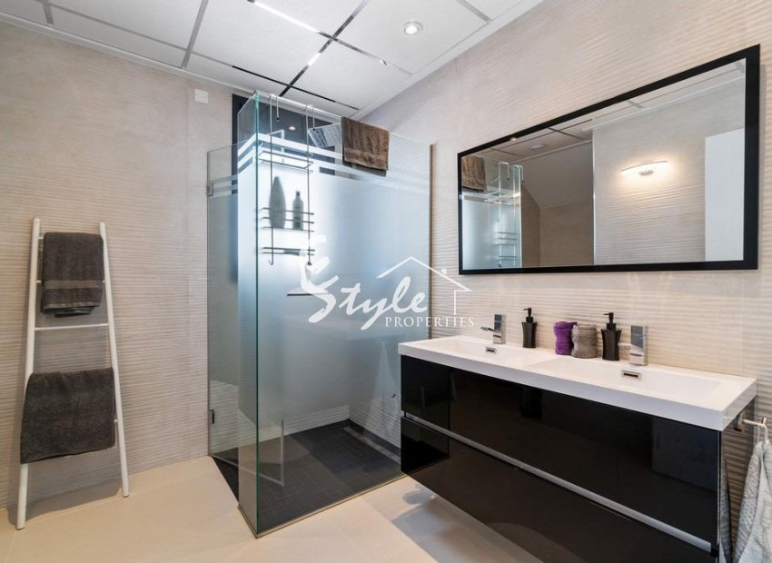 Resale - Villa - Orihuela Costa  - Campoamor