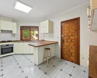 Resale - Villa - Orihuela-Costa - Campoamor