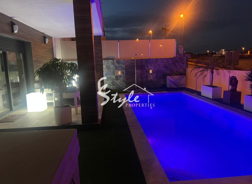 Resale - Villa - Orihuela-Costa - Entre Naranjos Vistabella Golf