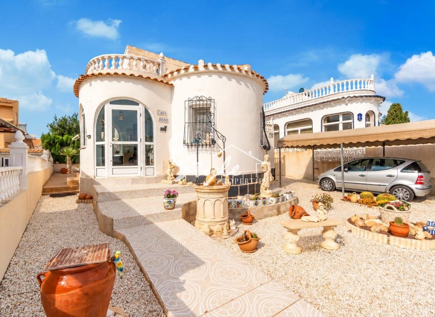Resale - Villa - Orihuela-Costa - La Florida