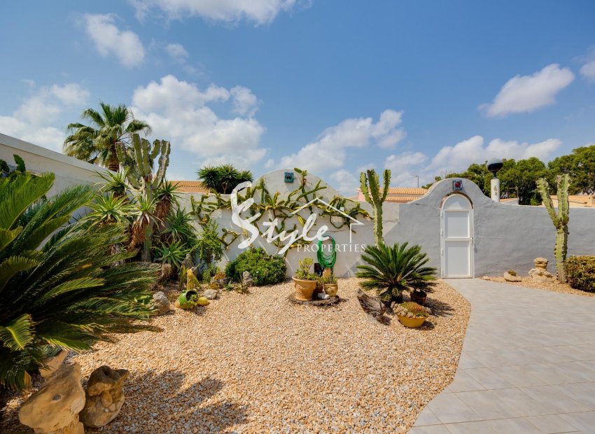 Resale - Villa - Orihuela-Costa - La Regia