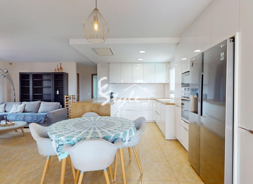 Resale - Villa - Orihuela Costa  - La Zenia