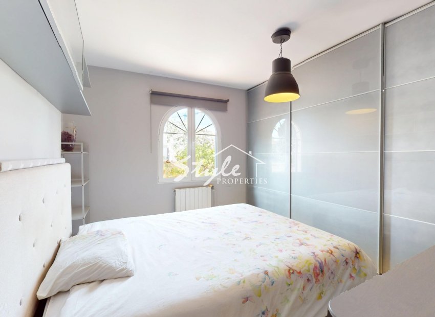 Resale - Villa - Orihuela Costa  - La Zenia