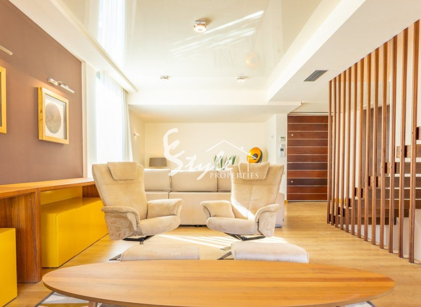 Resale - Villa - Orihuela Costa  - La Zenia