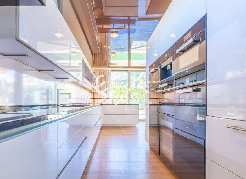 Resale - Villa - Orihuela Costa  - La Zenia