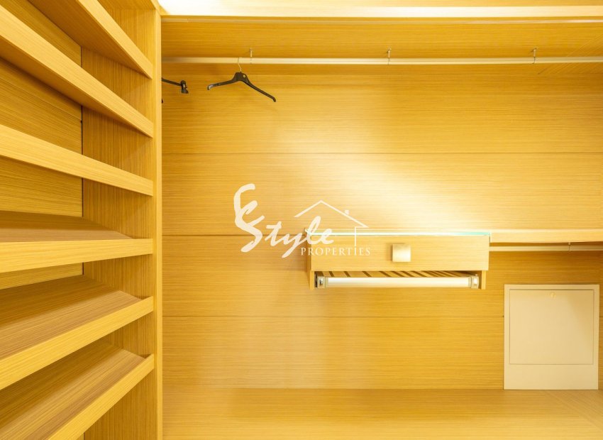 Resale - Villa - Orihuela Costa  - La Zenia