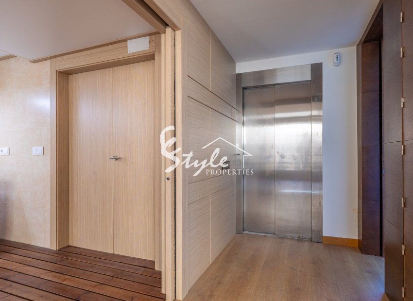 Resale - Villa - Orihuela Costa  - La Zenia