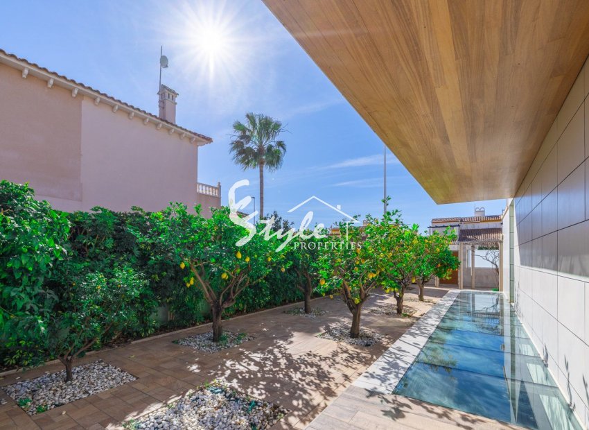 Resale - Villa - Orihuela Costa  - La Zenia