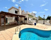 Resale - Villa - Orihuela Costa  - La Zenia