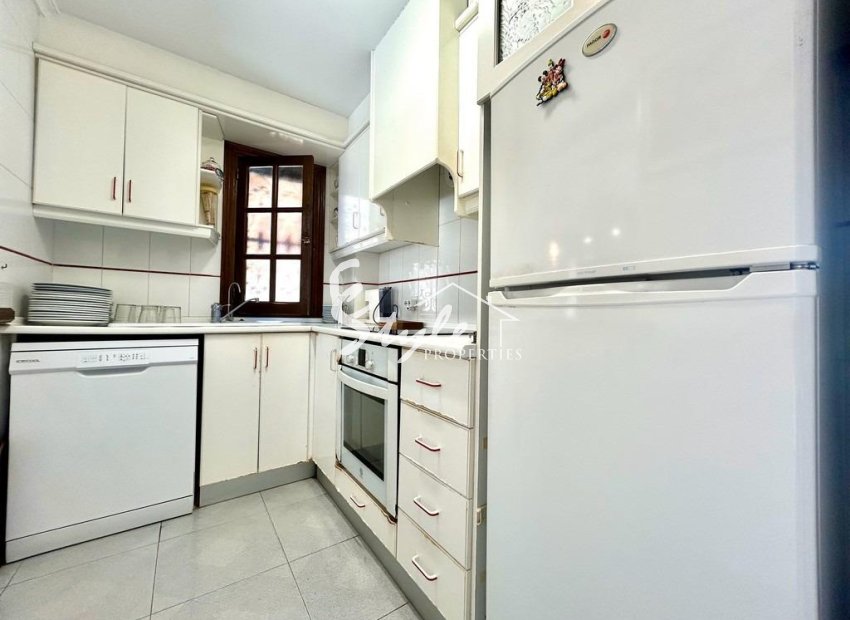 Resale - Villa - Orihuela Costa  - La Zenia