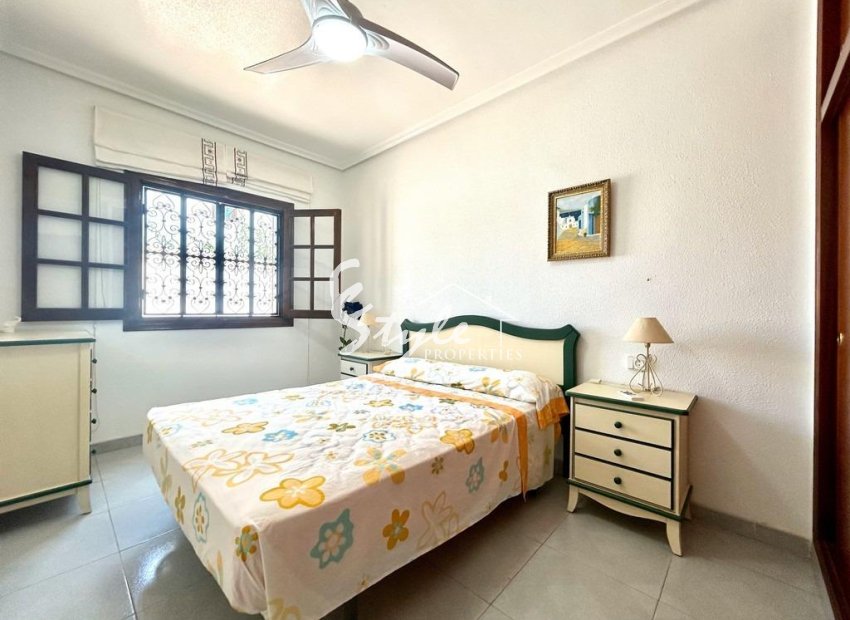 Resale - Villa - Orihuela Costa  - La Zenia