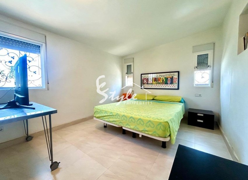 Resale - Villa - Orihuela Costa  - La Zenia