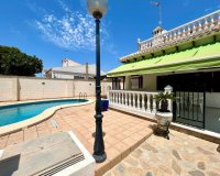 Resale - Villa - Orihuela Costa  - La Zenia