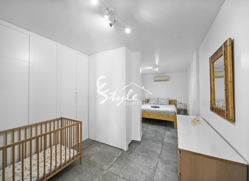 Resale - Villa - Orihuela-Costa - La Zenia