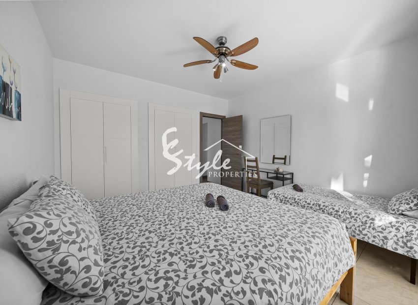 Resale - Villa - Orihuela-Costa - La Zenia