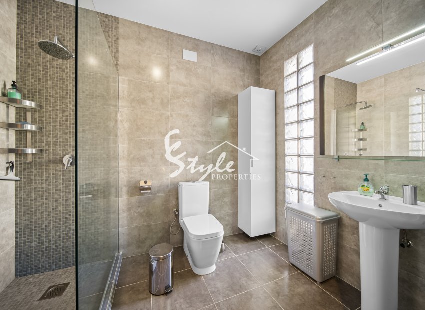 Resale - Villa - Orihuela-Costa - La Zenia