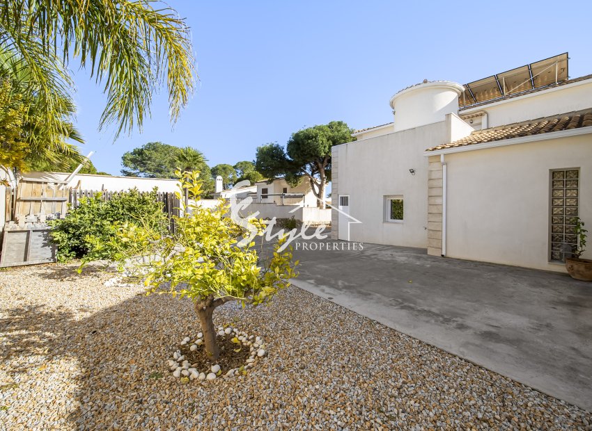 Resale - Villa - Orihuela-Costa - La Zenia